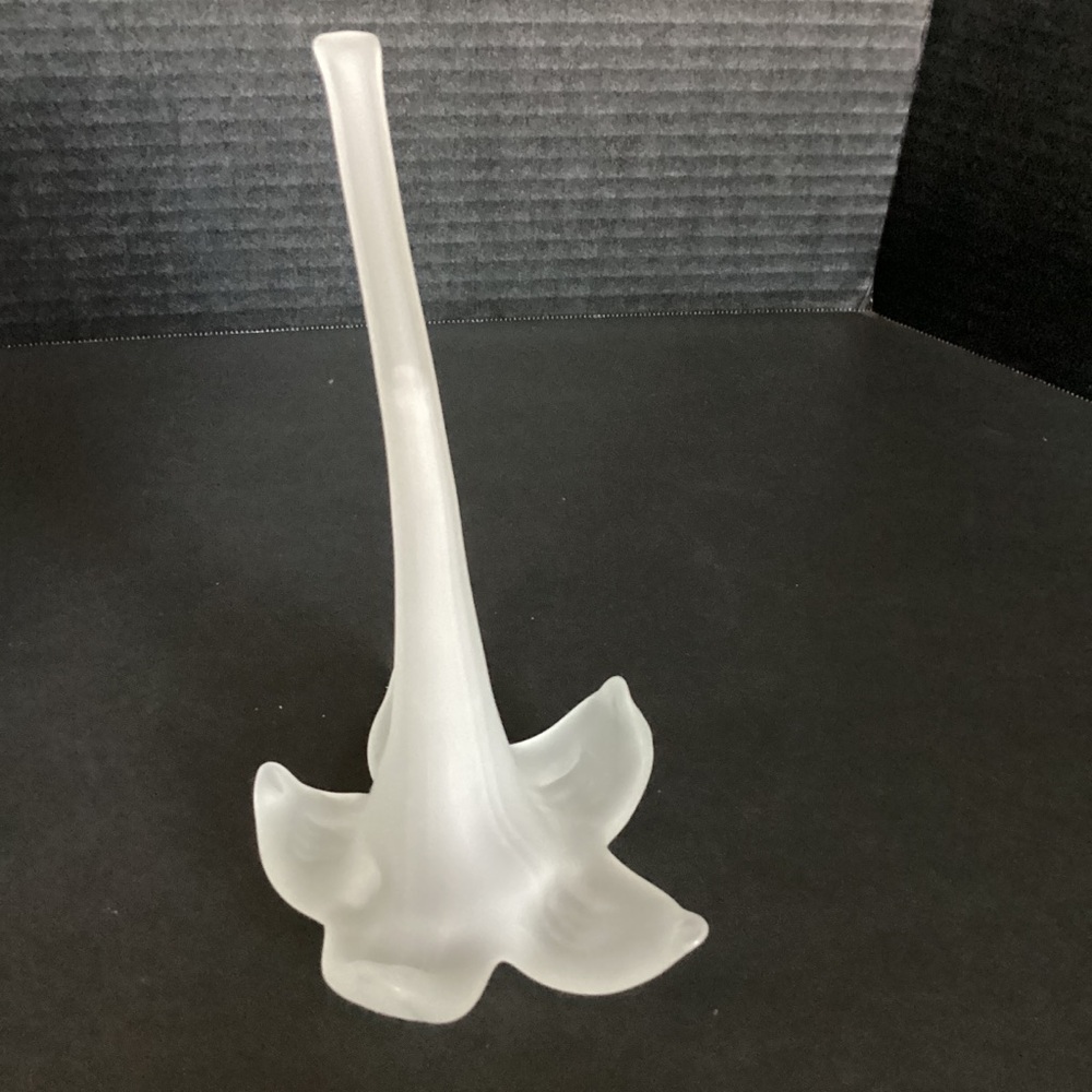 Frosted White Satin Art Glass Trumpet Horn Lily Epergne Flower Holder Bud Vase - Picture 12 of 16